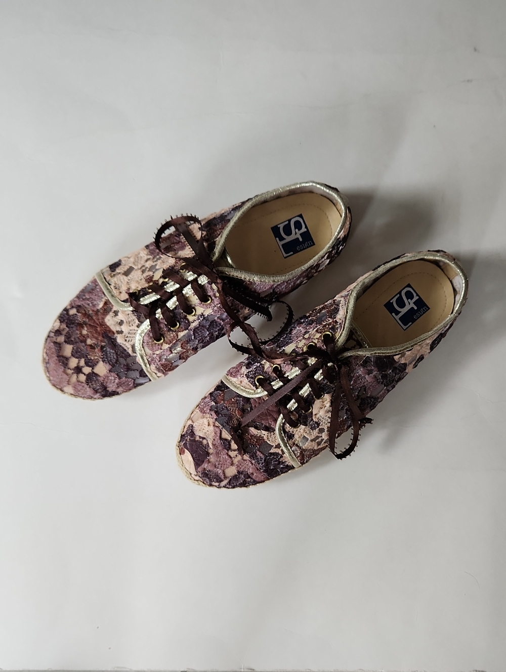Gorgeous / New With Tag/ SL DESIGN Pink and Purple Lace-Overlay Sneakers